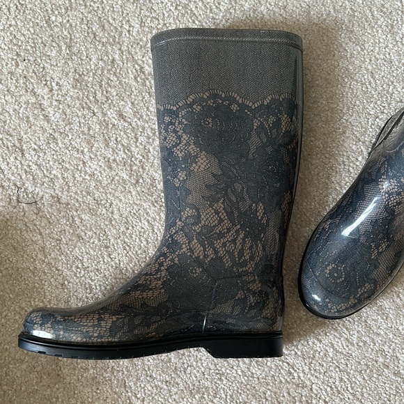 Valentino rain boots. Basically new. - Picture 7 of 8